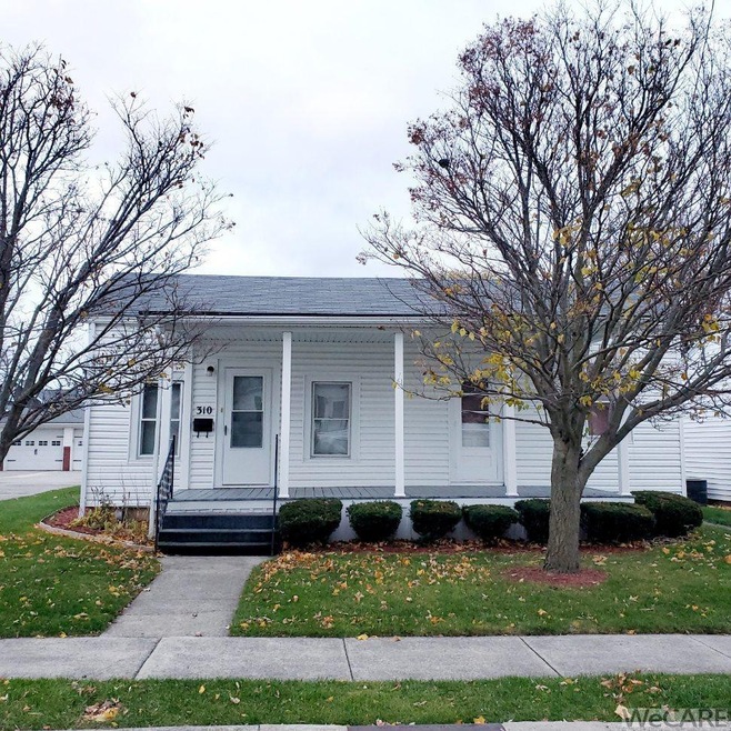 310 Jackson St, Wapakoneta, OH 45895 - photo 1