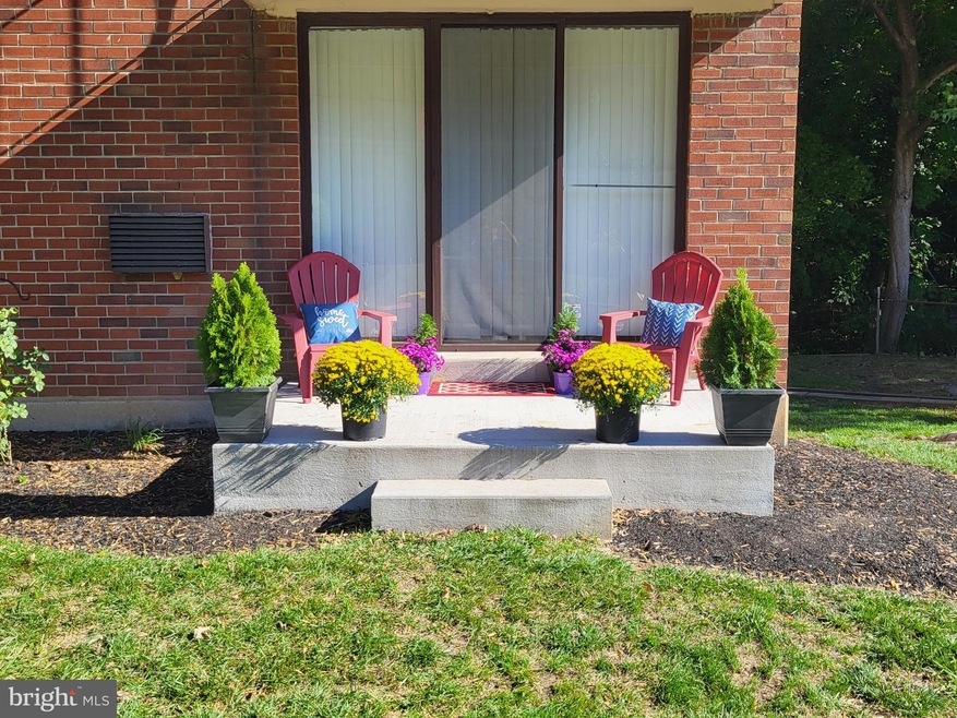 100 E Glenolden Ave unit E3, Glenolden, PA 19036 - photo 1