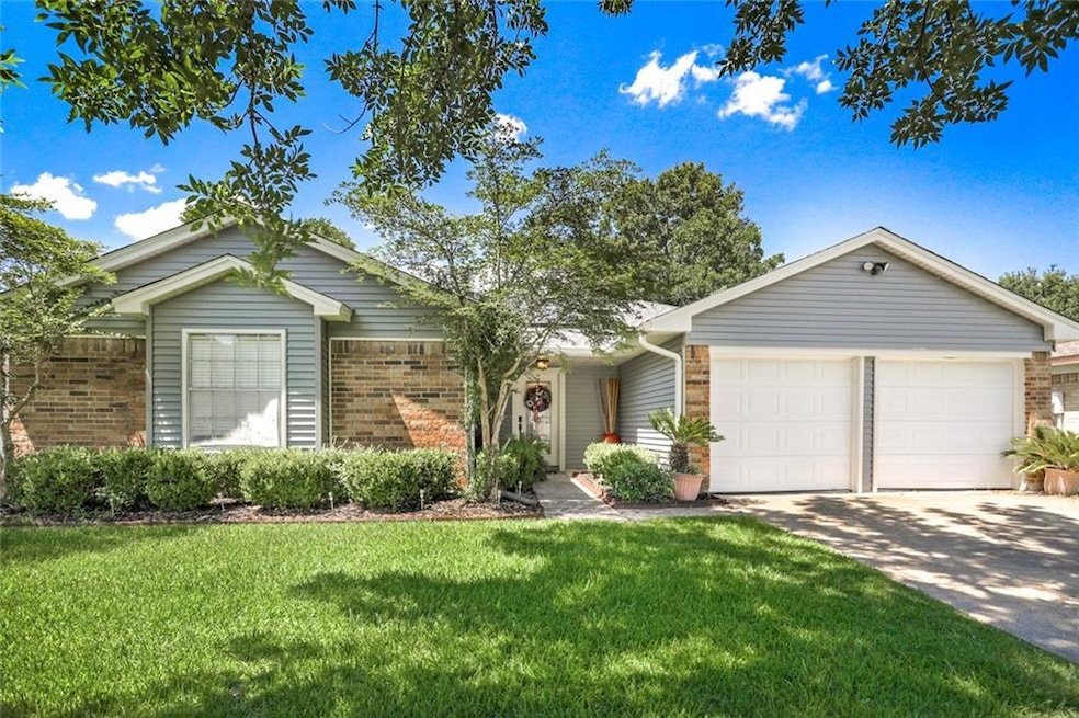 302 Portsmouth Dr, Slidell, LA 70460 - photo 1