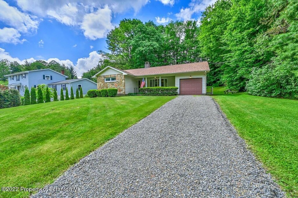 107 Sunset Rd, Roaring Brook Township, PA 18444 - photo 1