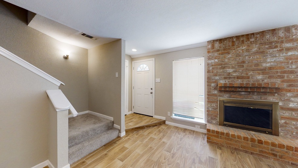 7807 Bateman Ln unit 7807, Houston, TX 77088 - photo 1