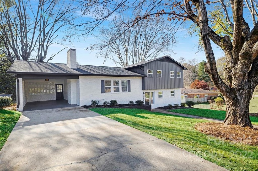 708 Georgia Ave, Statesville, NC 28677 - photo 1