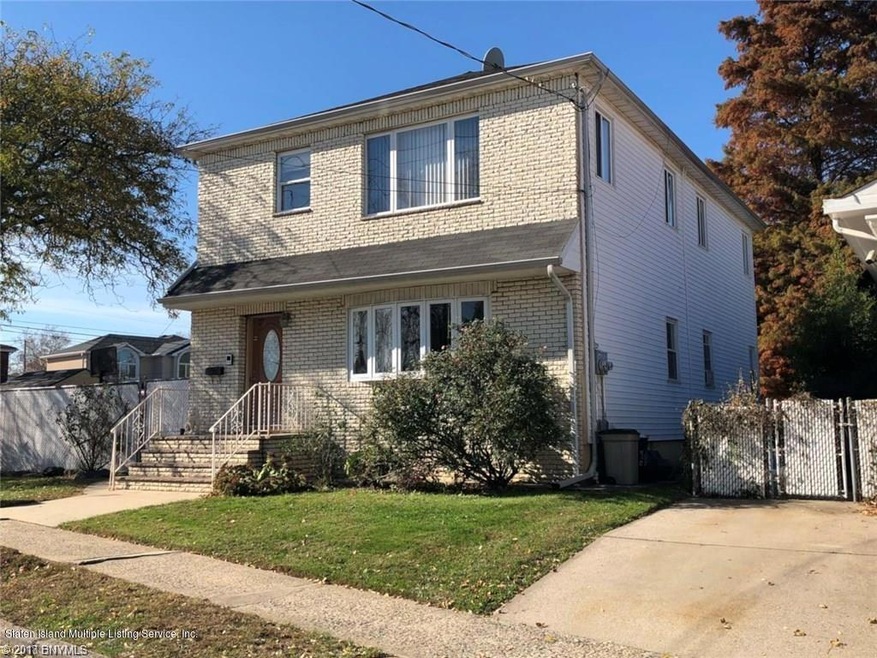 FRONT OF HOUSE