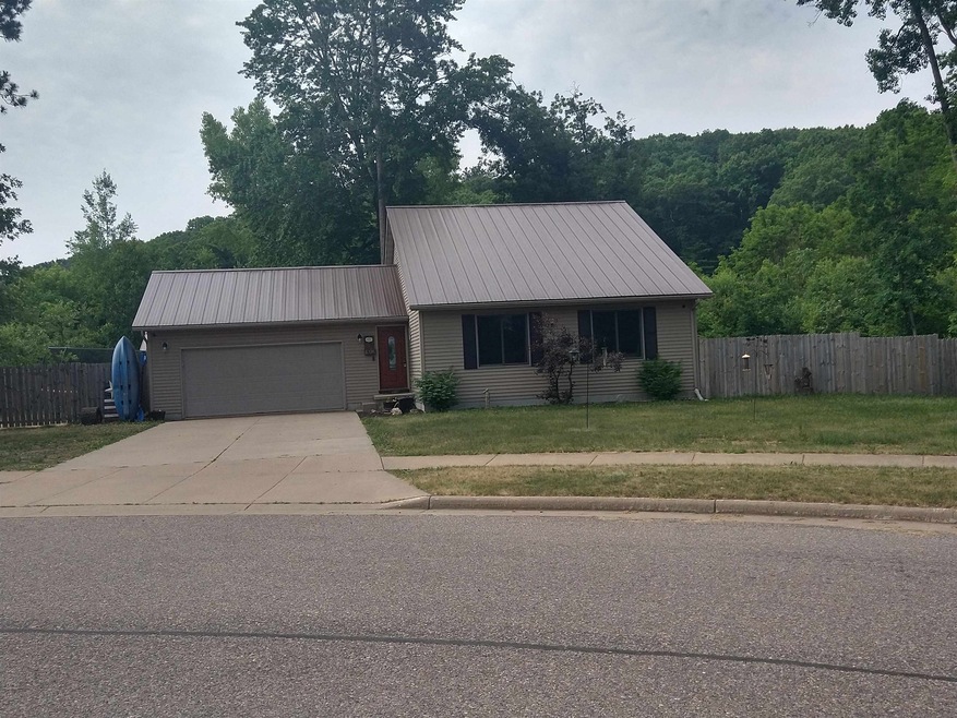 118 Donyell Dr, Camp Douglas, WI 54618 - photo 1