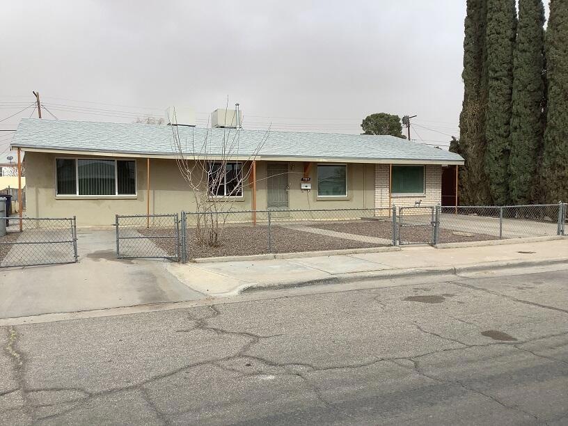 7727 Monterrey Dr, El Paso, TX 79915 - photo 1