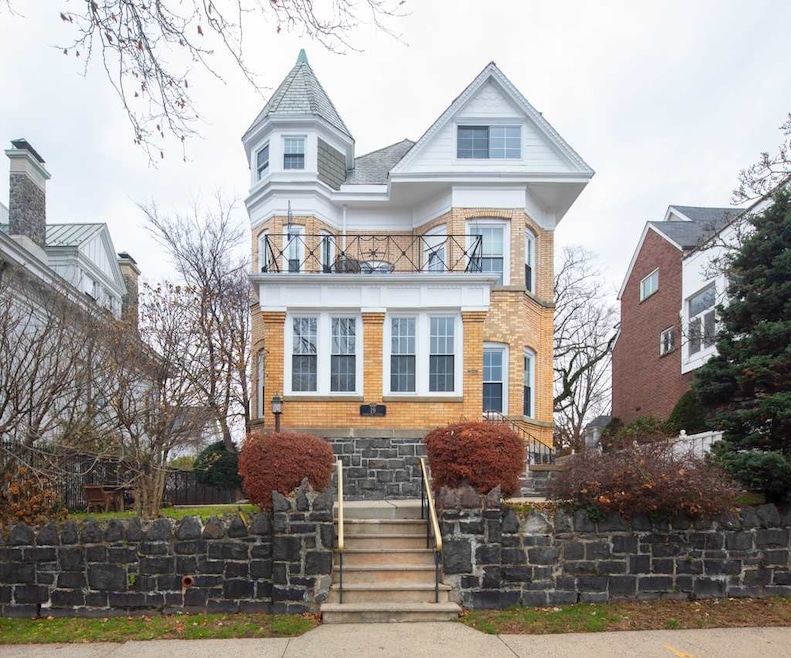 19 Hamilton Ave unit 1, Weehawken, NJ 07086 - photo 1