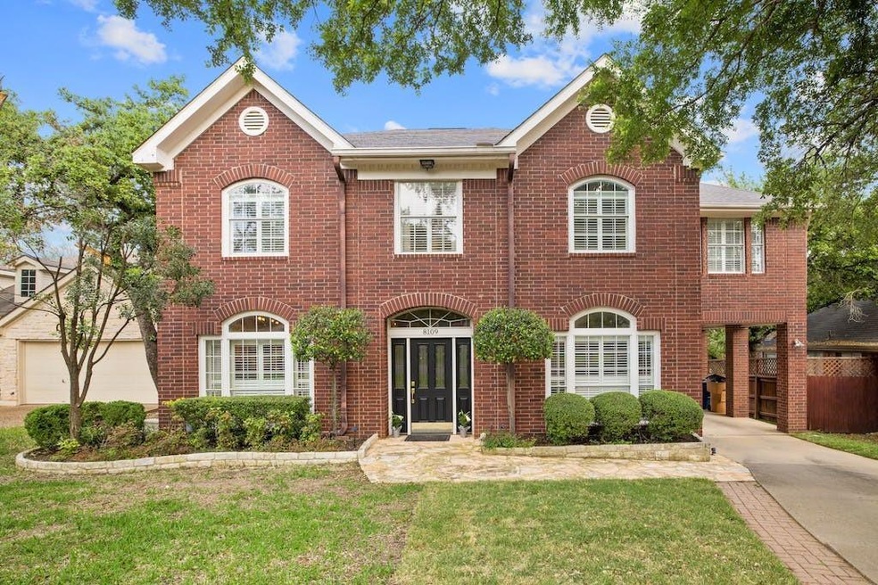 Front view of this lovely home.