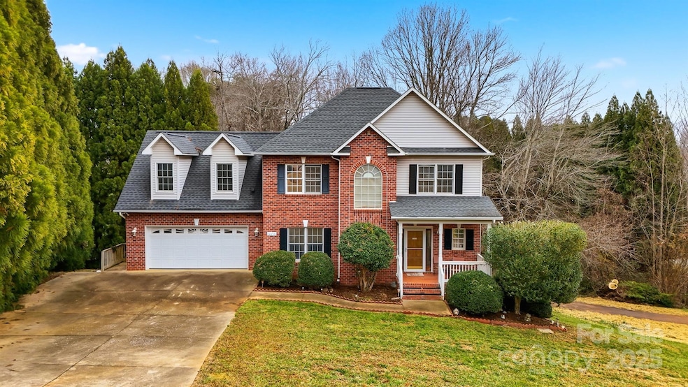 4434 Steeple Chase Dr, Hickory, NC 28601 - photo 1