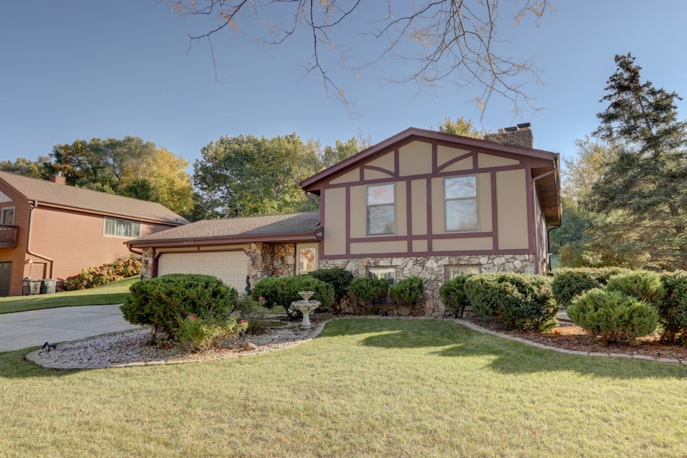 10939 W Coronado Ct, Franklin, WI 53132 - photo 1