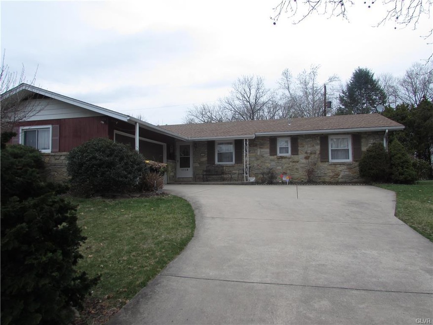 1113 W Highland St, Whitehall, PA 18052 - photo 1