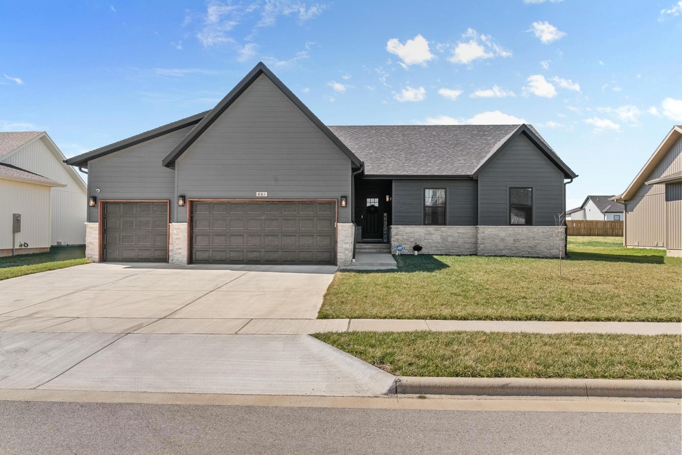 881 W Elmwood Cir, Nixa, MO 65714 - photo 1