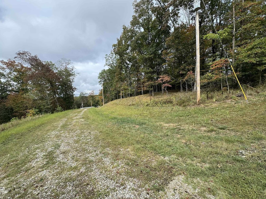 288 Walnut Dr, Logan, OH 43138 - photo 1