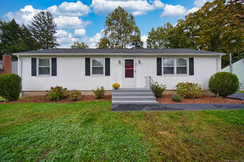 25 Maude Cir, Windsor, CT 06095 - photo 1