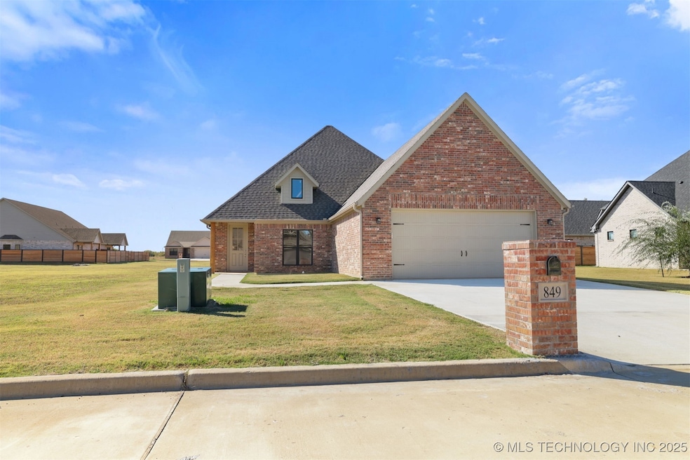 849 Beretta Blvd, Durant, OK 74701 - photo 1