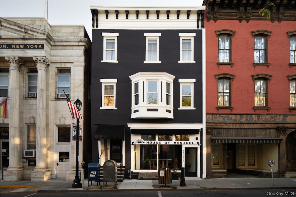 522 Warren St, Hudson, NY 12534 - photo 1