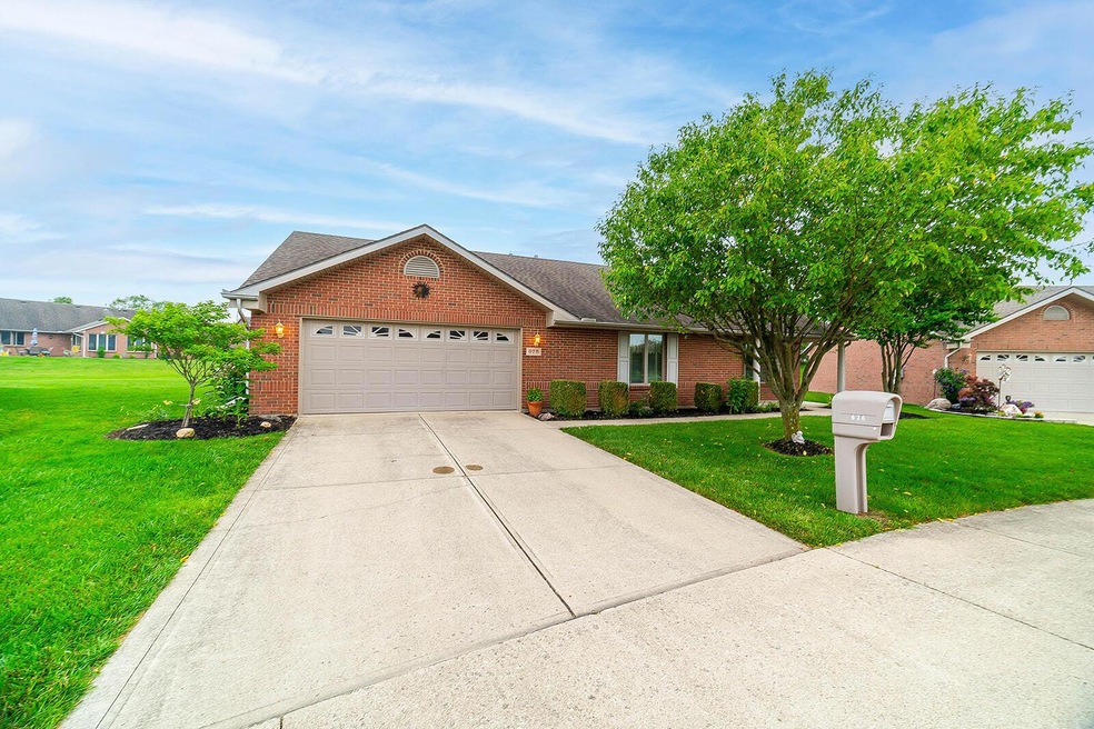 678 Wood Run Dr unit 51, Marysville, OH 43040 - photo 1