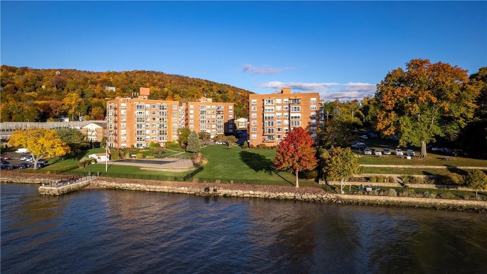 Salisbury Point unit 3B, Nyack, NY 10960 - photo 1