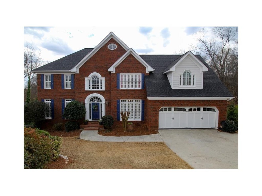 Brick Beauty on a Cul de Sac!