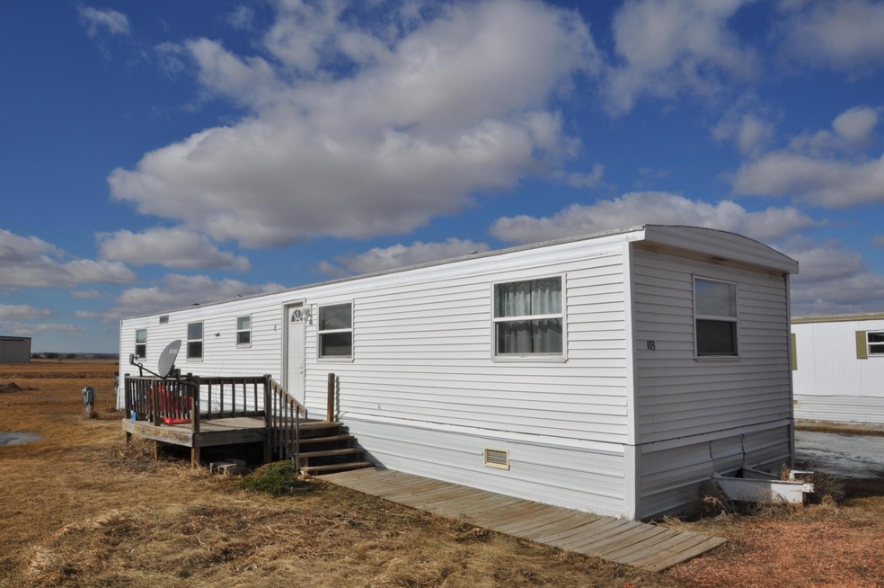 103 7th St, Glen Ullin, ND 58631 - photo 1