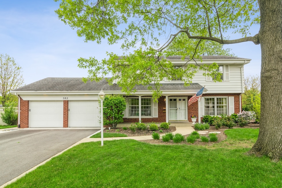 382 E Aberdeen Ct, Elmhurst, IL 60126 - photo 1