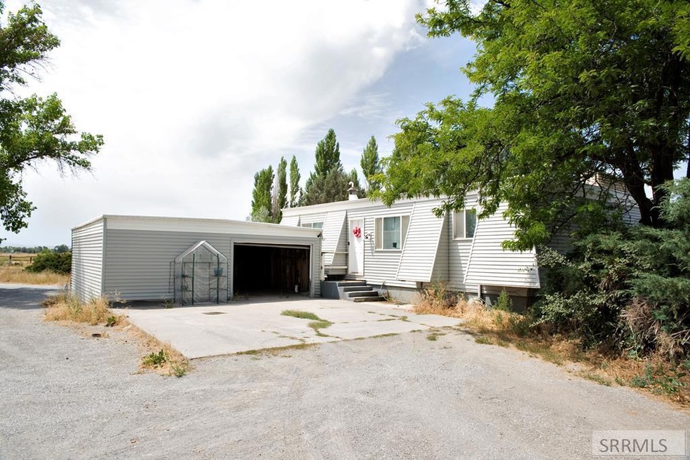 79 W 450 N, Blackfoot, ID 83221 - photo 1