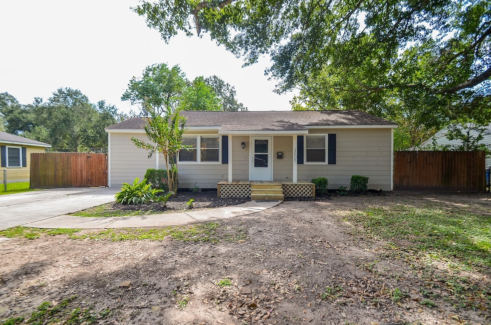 1605 Klauke St, Rosenberg, TX 77471 - photo 1