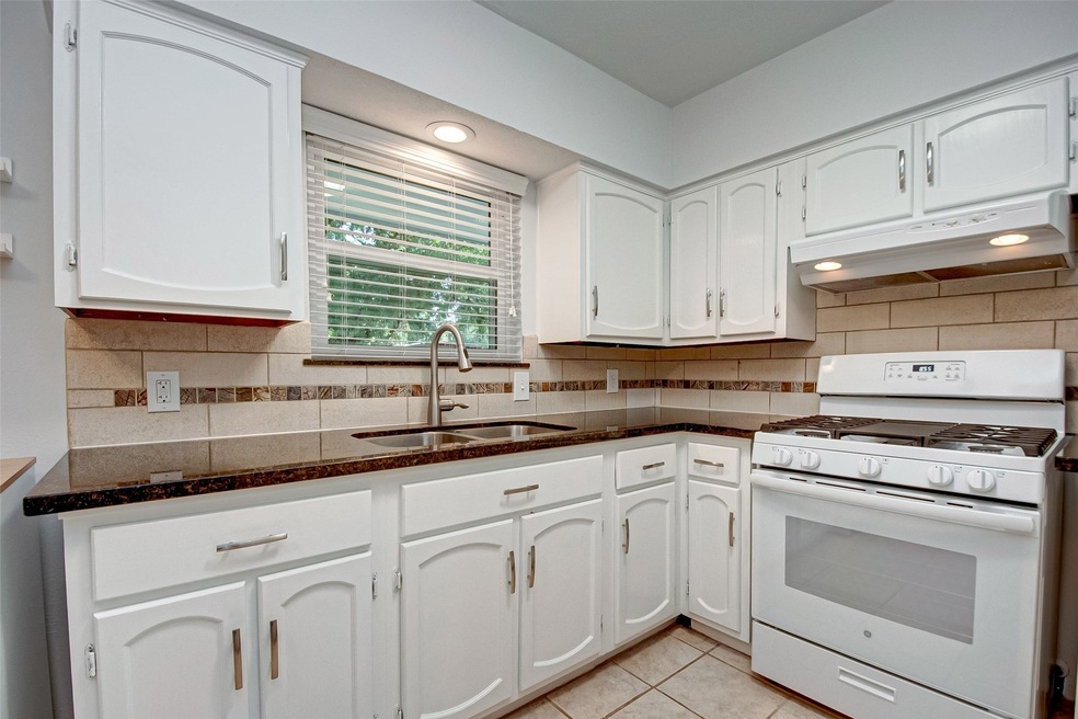 5405 Viking Dr, Houston, TX 77092 - photo 1