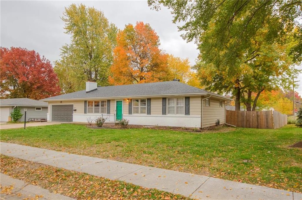 900 NW B St, Blue Springs, MO 64015 - photo 1