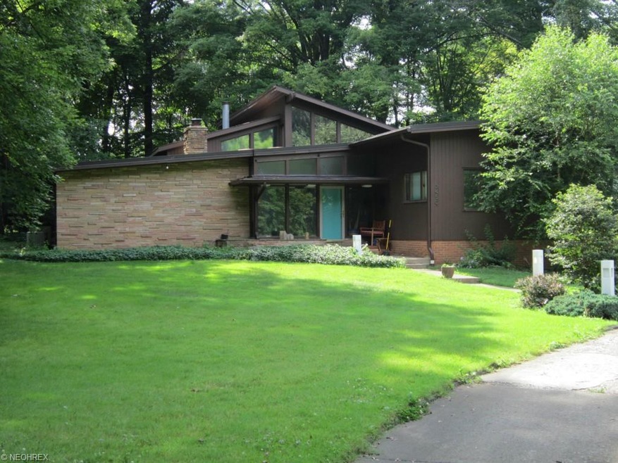 Front of the house, from the street. Great curb ap