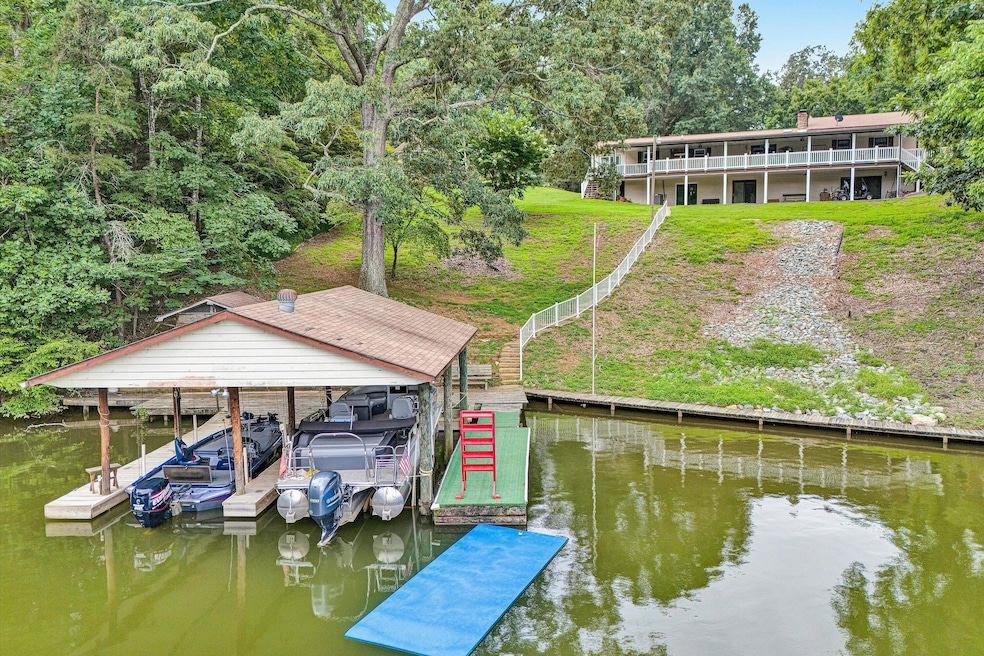 154 Brooks Point Ln, Union Hall, VA 24176 - photo 1