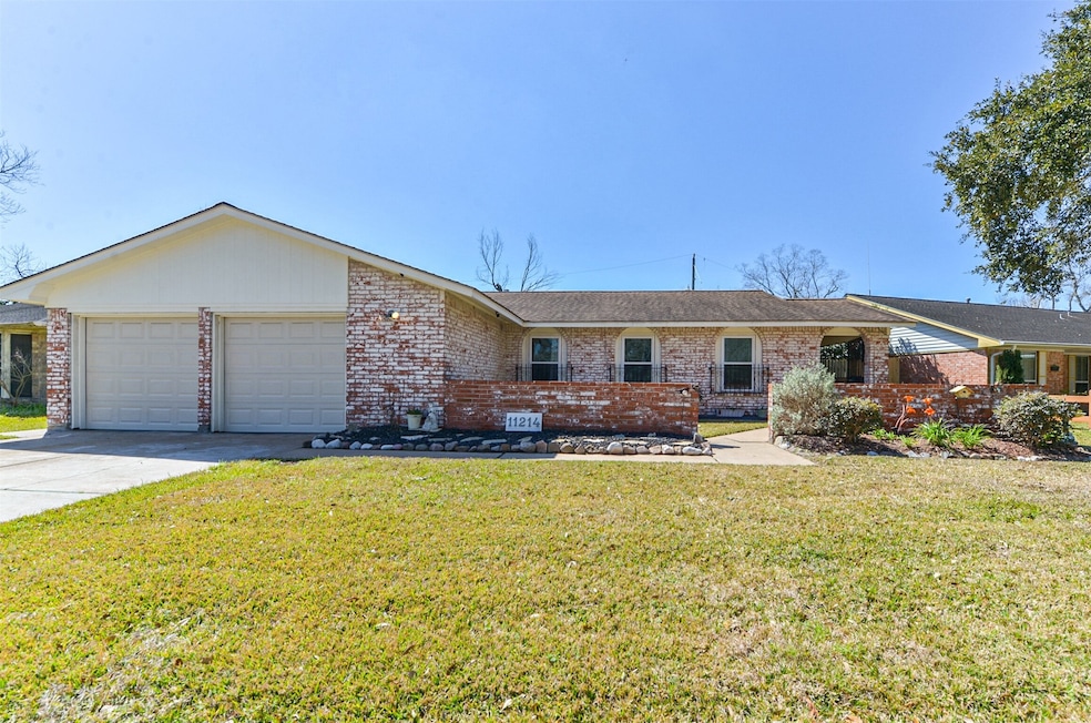 11214 Caribbean Ln, Houston, TX 77089 - photo 1