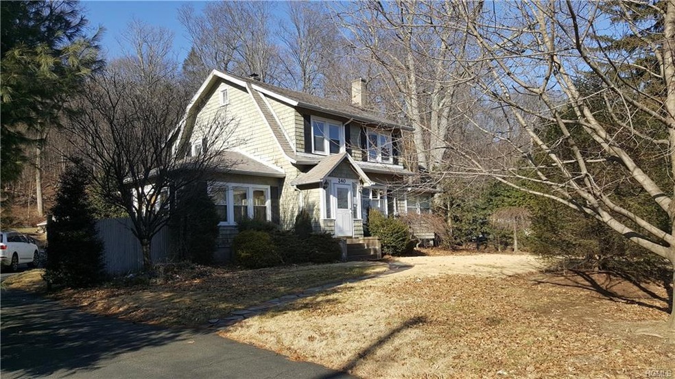 240 Haverstraw Rd, Suffern, NY 10901 - photo 1