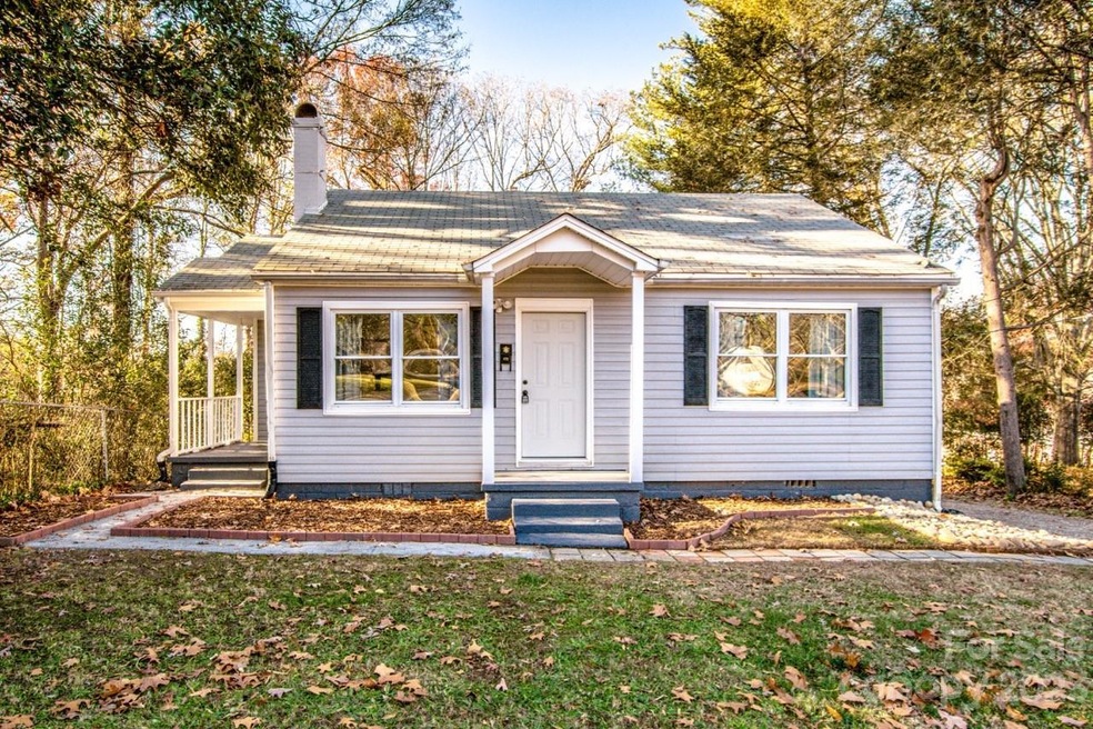 600 Salisbury Rd, Statesville, NC 28677 - photo 1