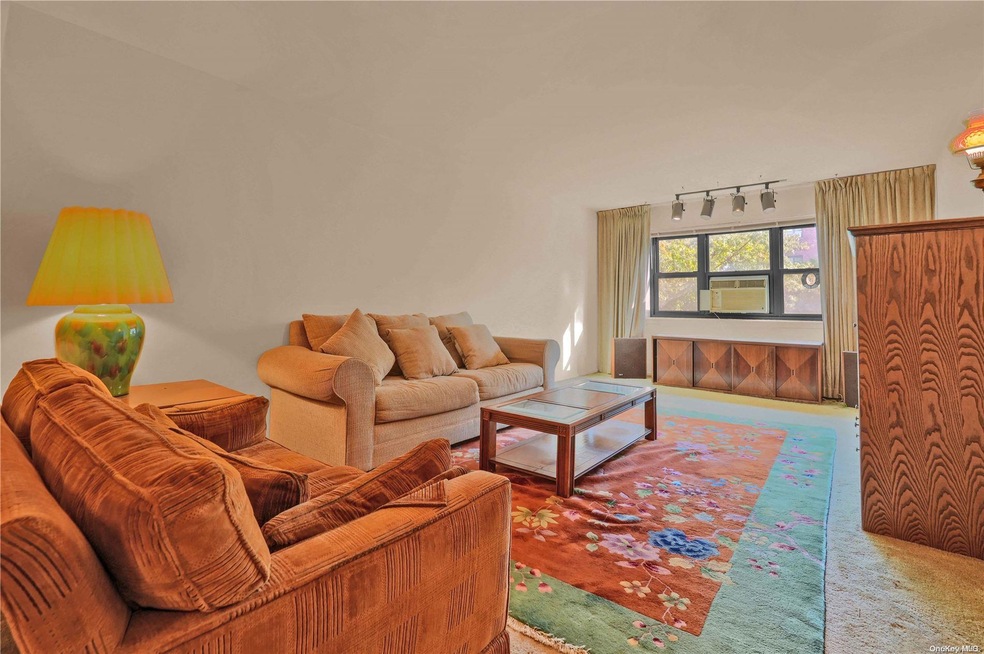 138-25 31st Dr unit 2, Flushing, NY 11354 - photo 1