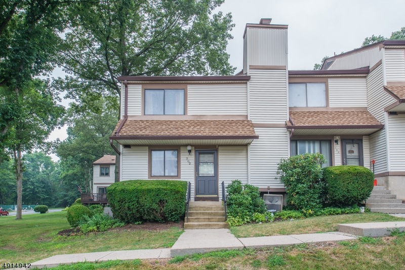 702 Stonegate Ln unit 702, Stanhope, NJ 07874 - photo 1