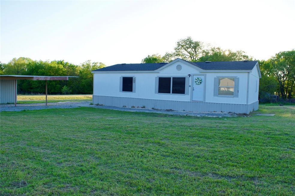 150 Valley Lake Ln, Springtown, TX 76082 - photo 1