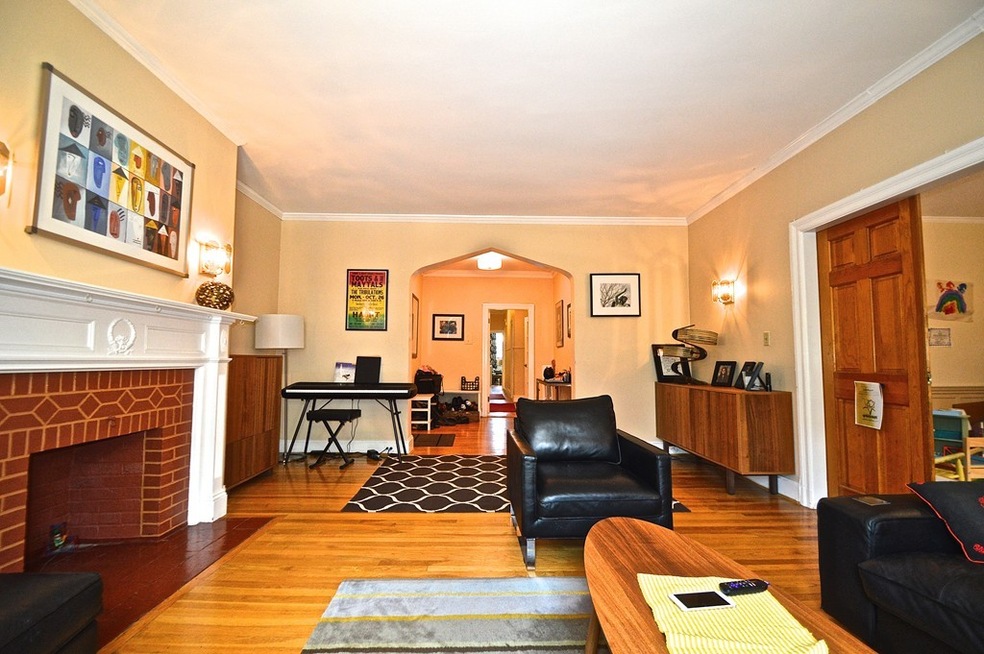 119 Winthrop Rd unit 4, Brookline, MA 02445 - photo 1