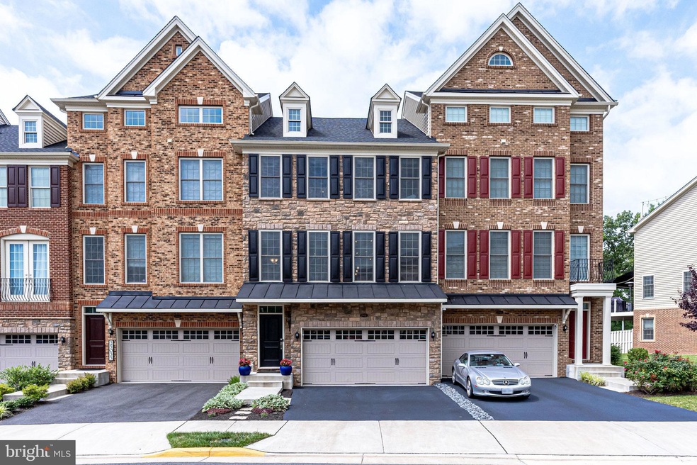 25031 Cambridge Hill Terrace, Chantilly, VA 20152 - photo 1