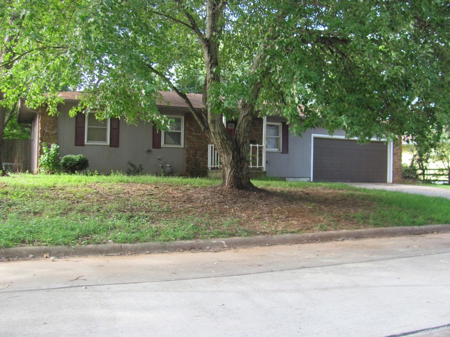 2746 W Whiteside_ Photo