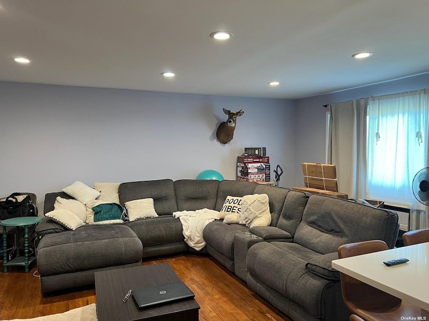 2397 Union Blvd unit 6B, Islip, NY 11751 - photo 1