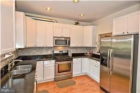 13276 Coppermill Dr, Herndon, VA 20171 - photo 1