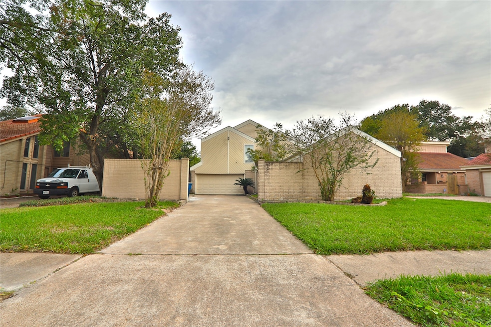 6023 Ogden Forest Dr, Houston, TX 77088 - photo 1