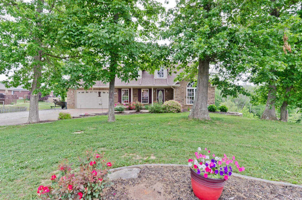 340 Park Ridge Dr, Mount Washington, KY 40047 - photo 1
