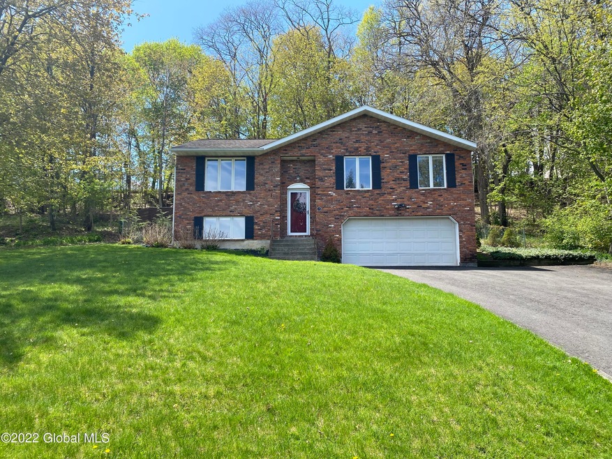 7 McDonald Ln, Rensselaer, NY 12144 - photo 1
