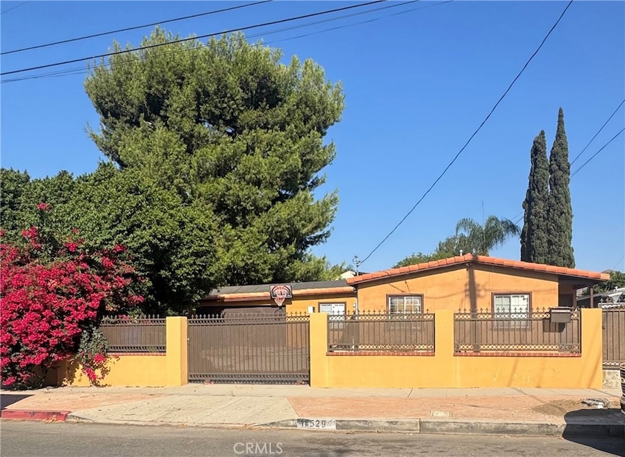 14529 Paddock St, Sylmar, CA 91342 - photo 1
