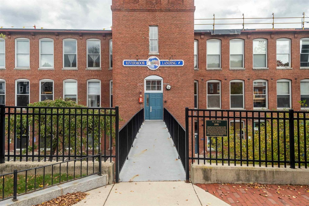 Rivermoor Landing unit 38, Newmarket, NH 03857 - photo 1