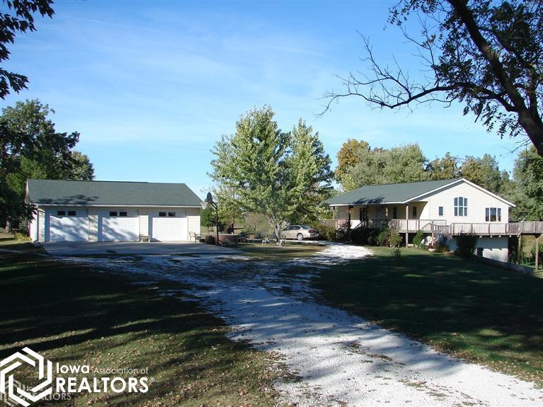 301 S Pearl St, Wayland, IA 52654 - photo 1