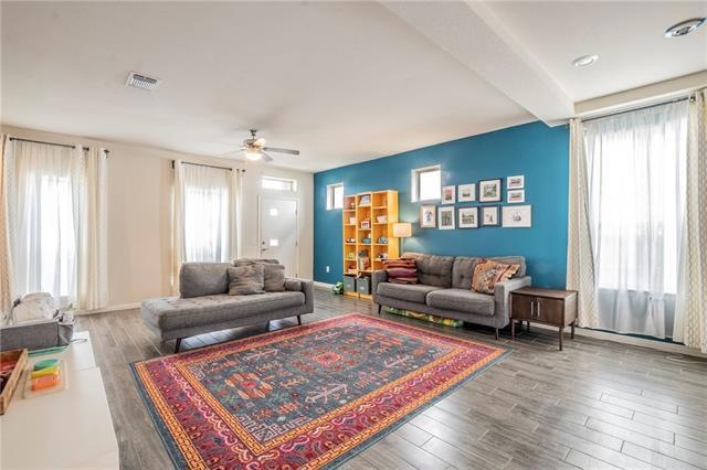 Welcome to 5901 Charles Merle #10! The spacious li