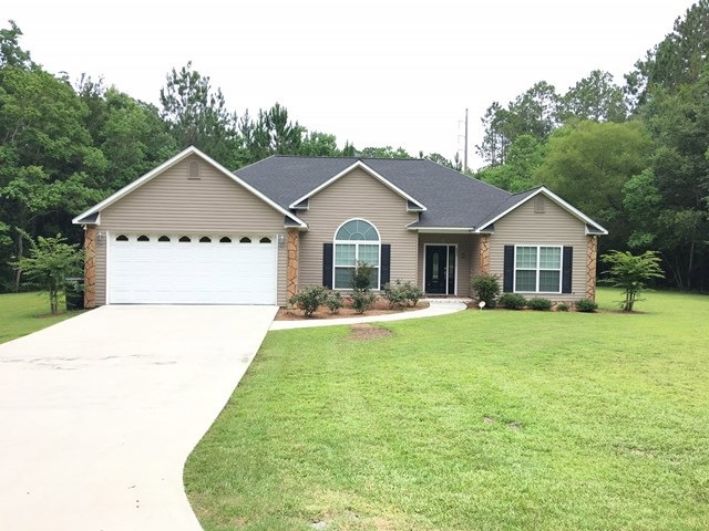 602 Camellia Ave, Douglas, GA 31533 - photo 1