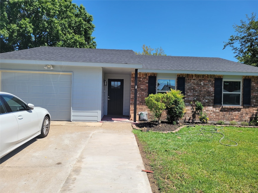 5510 Ridgecove Dr, Garland, TX 75043 - photo 1